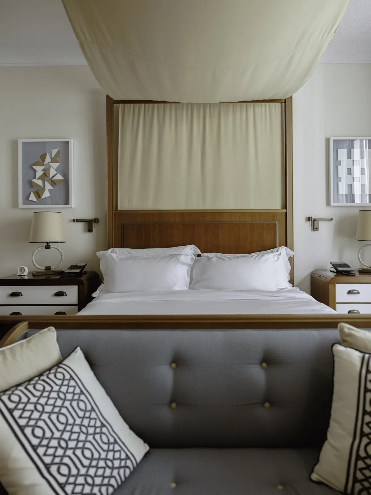 Residence suite, 9