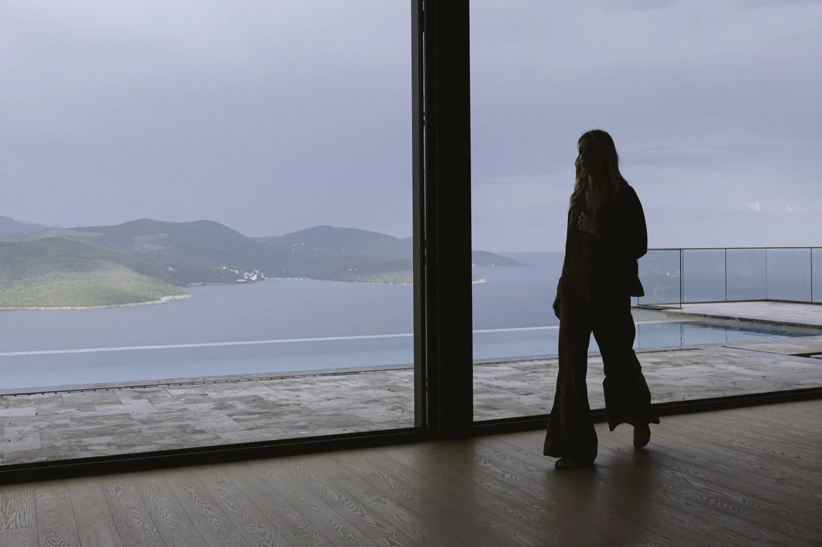 Cliffside villa, 12